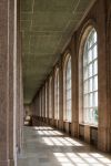 Immagine dell'interno dell'Alte Pinakothek (Pinacoteca Antica) di Monaco (Germania), dove si trova la scalinata - foto © tichr / Shutterstock.com