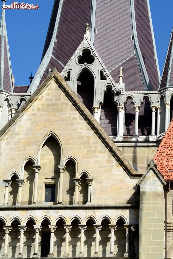 Immagine Un dettaglio dell'architettura della Cattedrale di Notre-Dame a Losanna. La chiesa fu consacrata nel XIII secolo.