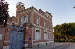 La casa-museo dello scrittore Jules Verne, autore di libri mondialmente conosciuti come "Il giro del mondo in 80 giorni" e "20.000 leghe sotto i mari", nella cittadina di ...
