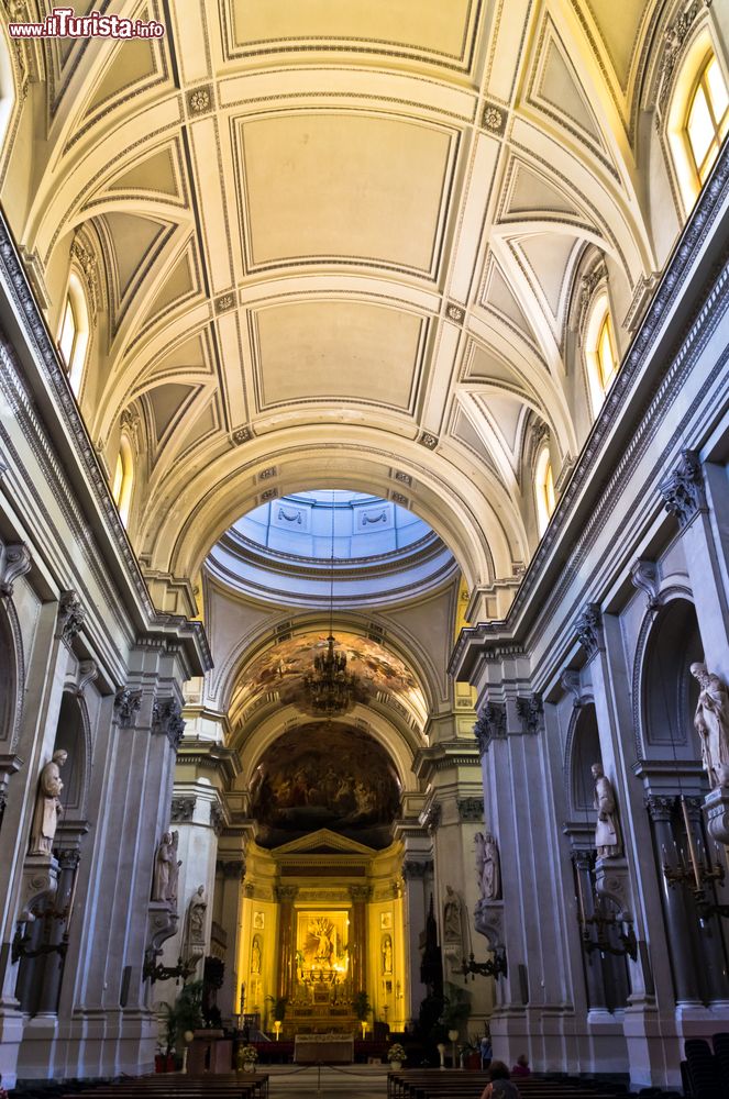 Immagine La navata centrale della Cattedrale metropolitana primaziale della Santa Vergine Maria Assunta di Palermo.