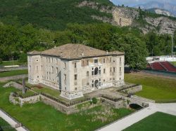 Palazzo delle Albere è una splendida villa-fortezza rinascimentale di Trento - foto © s74 / Shutterstock.com