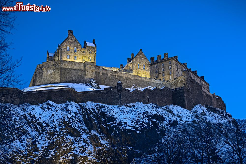 Immagine Fotografia invernale del Castello di Edimburgo in Scozia