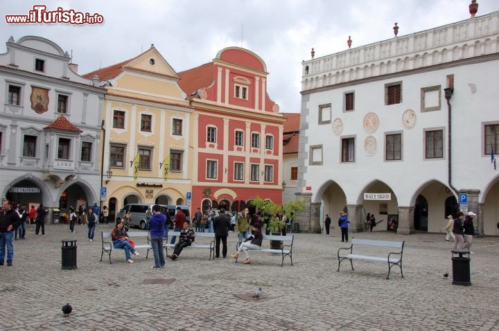 La piazza centrale nel villaggio di Cesky Krumlov