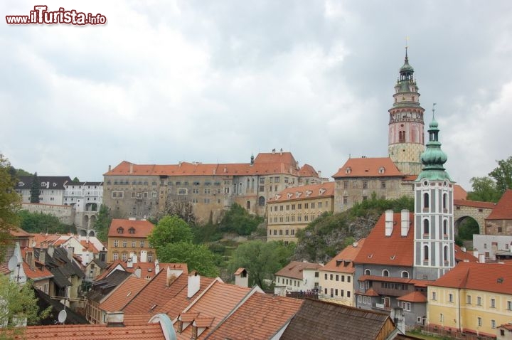 In castello visto dal villaggio di Cesky Krumlov