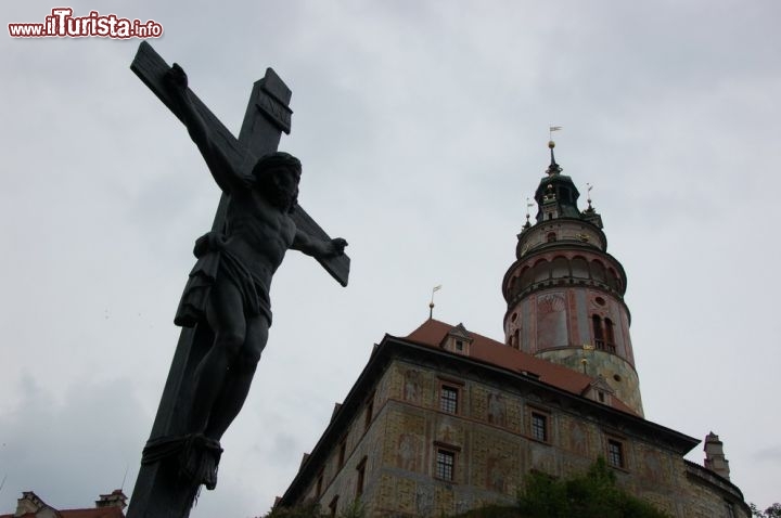 Crocifisso sul ponte della Moldava a Cesky Krumlov