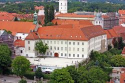 La Galerija Klovicevi Dvori è uno dei principali musei d'arte di Zagabria. Si trova all'interno di un antico monastero gesuita - foto © Boris15 / Shutterstock.com
