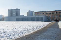 Il centro di doumentazione sul nazismo "Topographie des Terrors" (Berlino) in una giornata invernale, con la neve. Il museo è stato creato sul terreno dell'ex quartier generale ...