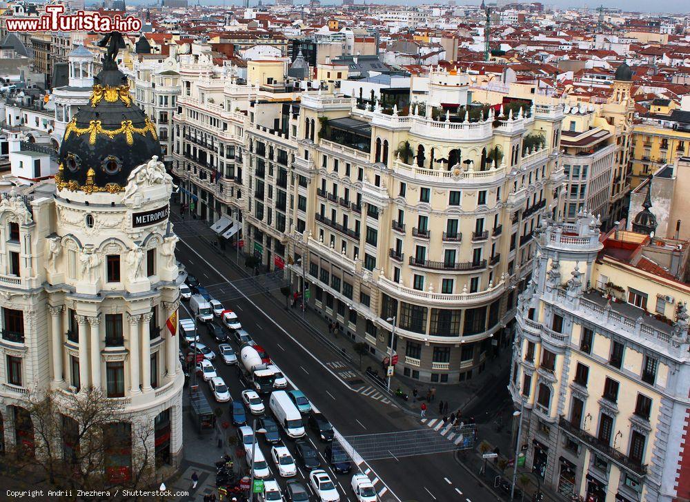 Immagine Il Metropolis è uno dei palazzi più fotografati di Madrid. Si tratta di un edificio in stile liberty che sorge lungo la Gran Vía - foto © Andrii Zhezhera / Shutterstock.com
