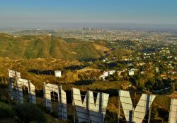 L'insegna di Hollywood è ormai un'icona storica e culturale non solo di Los Angeles, ma di tutto il mondo dello spettacolo - foto © David Lobos / Shutterstock.com