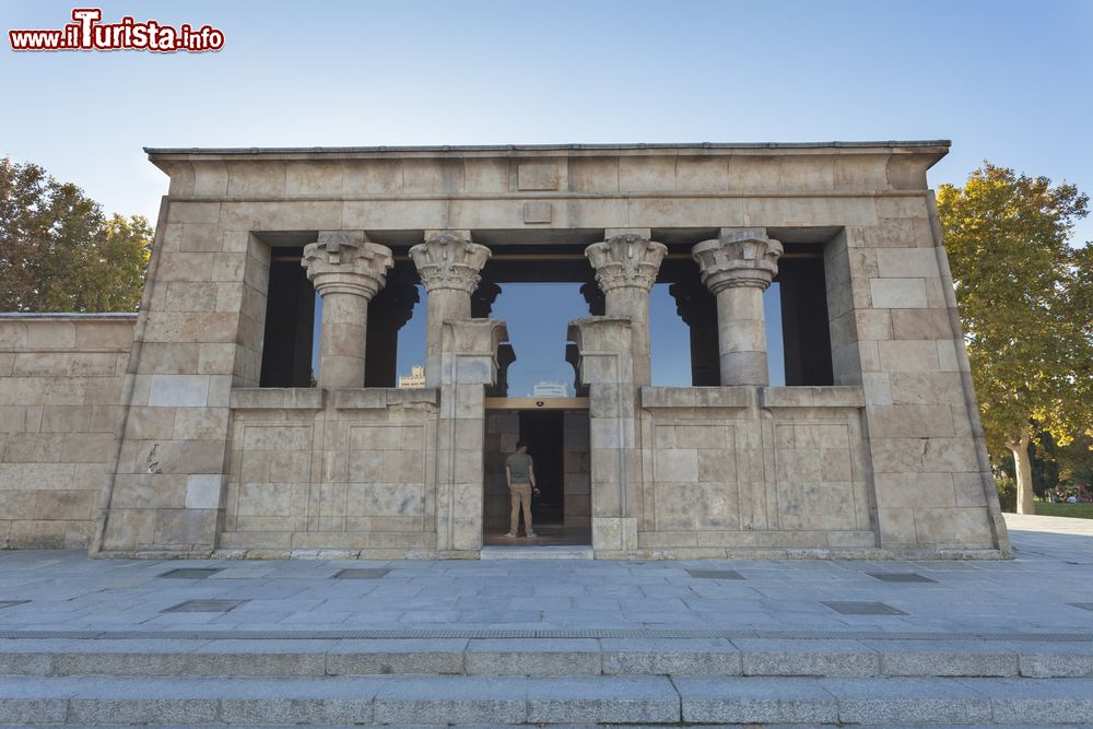 Immagine Uno degli edifici del complesso del Tempio di Debod, il monumento più antico di Madrid (Spagna).