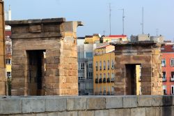 Il Tempio di Debod venne donato alla Spagna e ricostruito a Madrid dopo l'aiuto fornito dal governo spagnolo per il salvataggio delle opere egizie in seguito alla costruzione della Diga ...