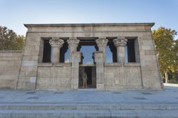 Uno degli edifici del complesso del Tempio di Debod, il monumento più antico di Madrid (Spagna).