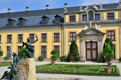 Il palazzo dei giardini reali di Herrenhausen a Hannover, Germania. Sono immersi nella natura rigogliosa di questa città della Bassa Sassonia.


