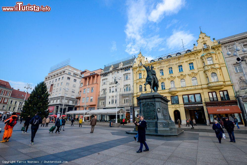 Immagine Piazza Ban Jelačić nel centro di Zagabria (Croazia). Nel XVII secolo, qundo fu costruita, era chiamata Harmica - foto © Farris Noorzali / Shutterstock.com