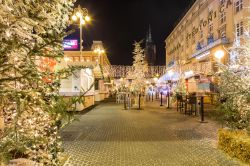 Mercatino di Natale in piazza Ban Jelacic a Zagabria. Questo è uno dei uoghi più frequentati della capitale croata durante l'Avvento - foto © Phant / Shutterstock.com