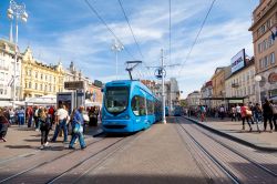 La piazza Ban Jelacic di Zagabria può essere raggiunta con i tram sia di giorno che di notte - foto © photosmatic / Shutterstock.com