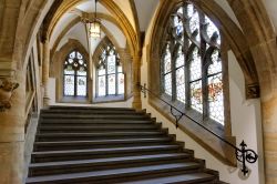 Scala d'accesso all'interno del Nuovo Municipio di Monaco di Baviera - © Angelina Dimitrova / Shutterstock.com