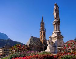 Il Duomo di Bolzano fotografato da Piazza Walther