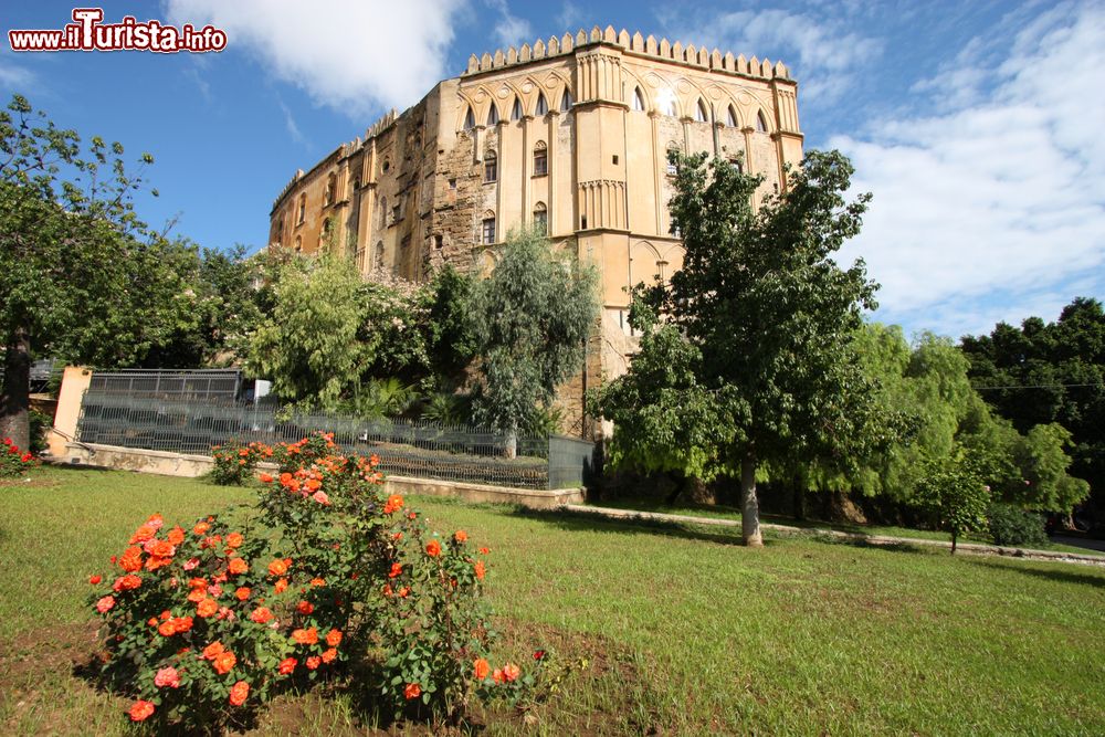 Immagine Palermo, Sicilia: Palazzo dei Normanni è la più antica residenza reale d'Europa. Anche se la struttura attuale è di epoca medievale, la sua storia risale addirittura all'epoca fenicia.