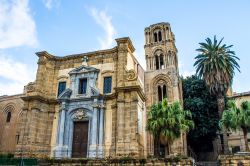 La facciata e il campanile della chiesa della Martorana a Palermo