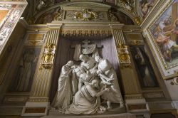 Particolare della Chiesa di Trinita dei Monti a Roma - © photogolfer / Shutterstock.com