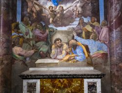 Un affresco dentro alla Chiesa di Trinita dei Monti - © photogolfer / Shutterstock.com