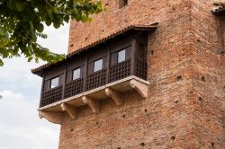 Dettaglio di un terrazzino di Castelvecchio, edificio del XIV secolo nel centro storico di Verona.
