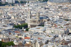 Vista aerea della chiesa di Saint Sulpice a Parigi ...
