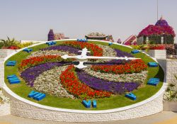 L'orologio di fiori al Miracle Garden di ...