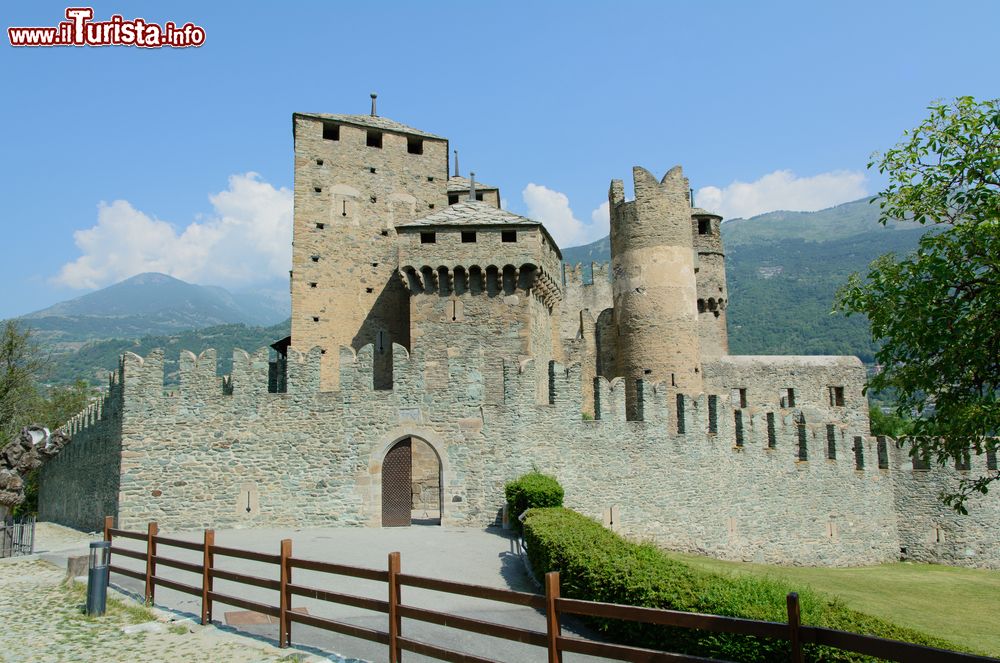 Immagine La fortezza medievale di Fenis in Valle d'Aosta