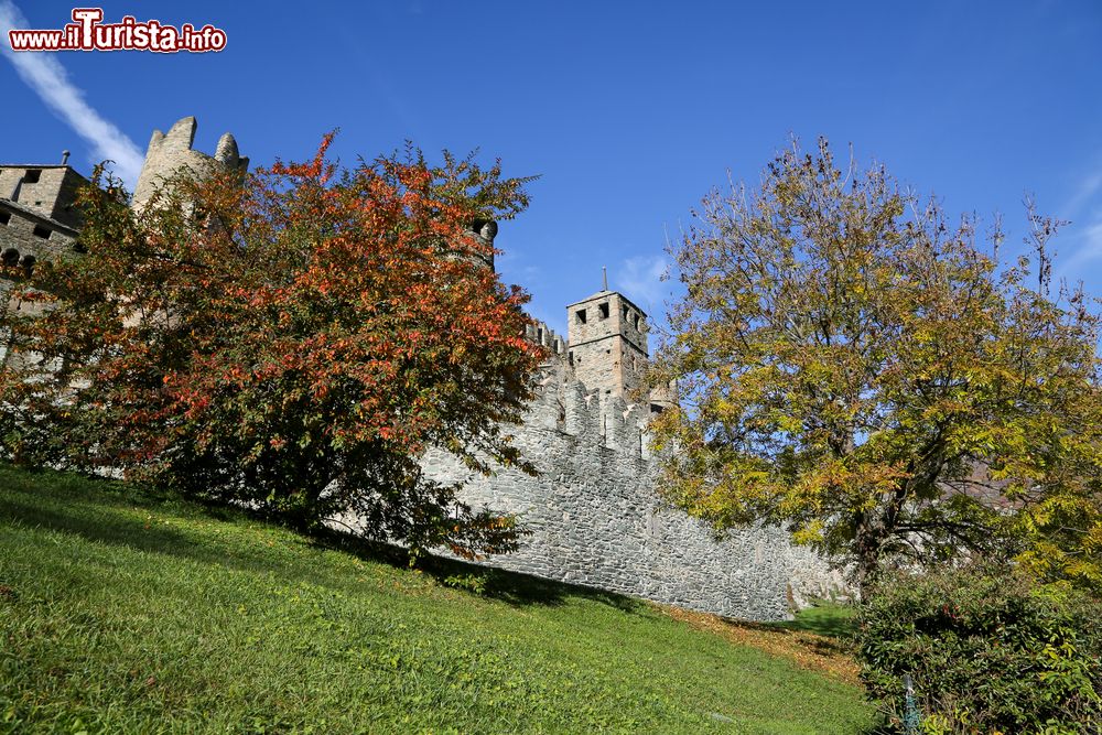 Immagine Le mura del Castello di Fenis in Valle d'Aosta