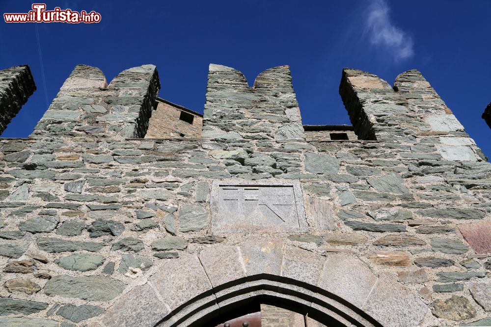 Immagine Particolare dell'ingresso al Castello di Fenis