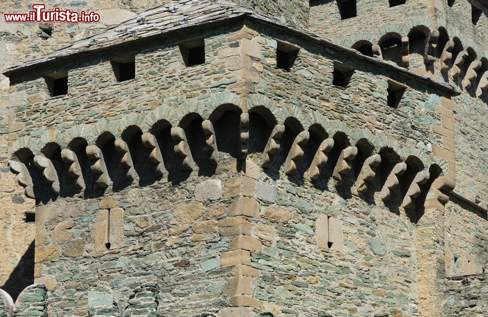 Immagine Particolare di un torrione del Castello di Fenis