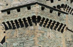 Particolare di un torrione del Castello di Fenis
