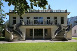 Ingresso nord al museo di Villa Klimt a Vienna. La residenza, l'ultima di Gustav Klimt, è stata restaurata nel 2012 e riportata ai suoi antichi fasti - © Manfred Werner (Tsui) ...