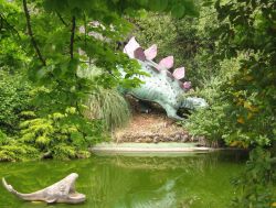 Un Dinosauro nel parco della Città della Domenica di Perugia