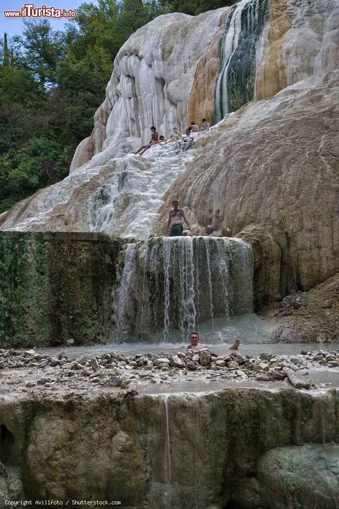 Immagine Le cascate termali allo stabilimento libero di Bagni San Filippo, Toscana - © Avillfoto / Shutterstock.com