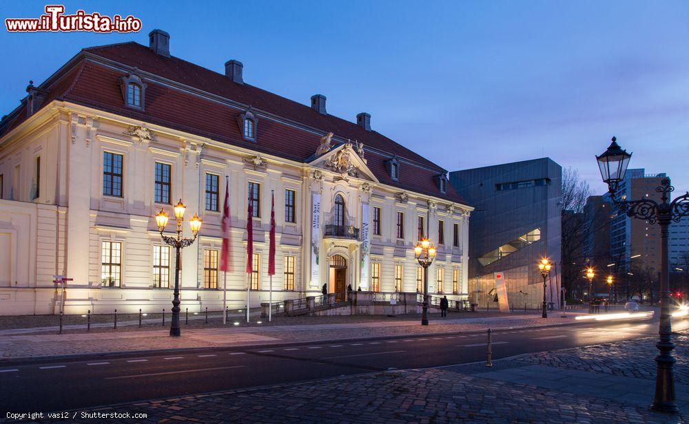 Immagine La facciata del Berlin Museum - Museo Ebraico di Berlino (Jüdisches Museum Berlin) in Lindenstraße 9-14 (Kreuzberg) - foto © vasi2 / Shutterstock.com