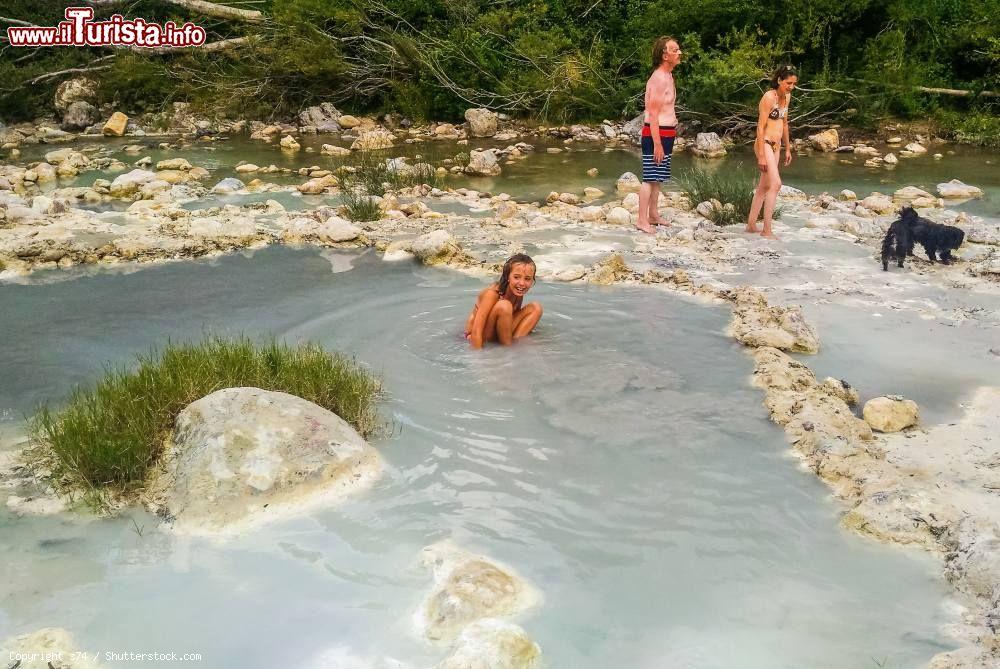 Immagine Le terme libere di Petriolo, Bagni con acque ipertermali in Toscana - © s74 / Shutterstock.com