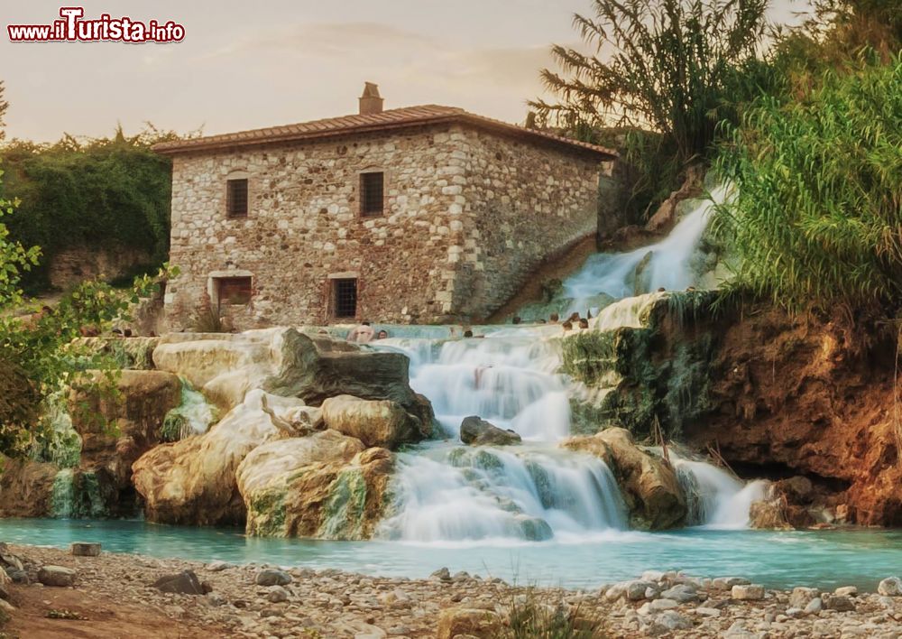 Immagine La SPA naturale delle Cascate del Gorello, a Saturnia