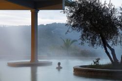 Acque iper termali in una delle due piscine dell'Albergo Posta Marcucci a Bagno Vignoni