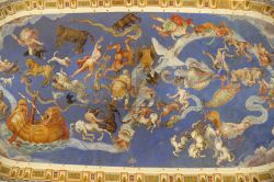 Particolare degli affreschi di Palazzo Farnese ...