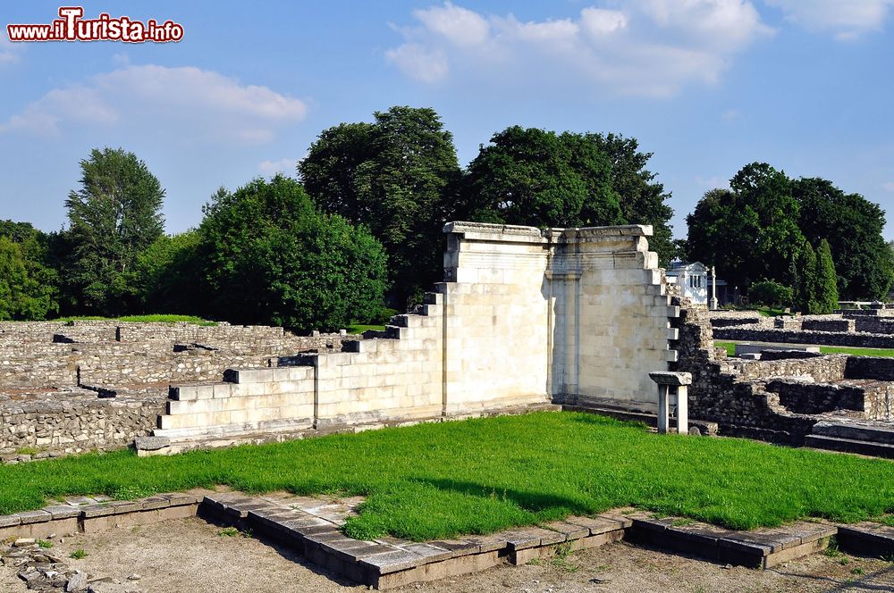 Immagine Gli Scavi archeologici di Aquincum alla periferia di Budapest, lungo il Danubio