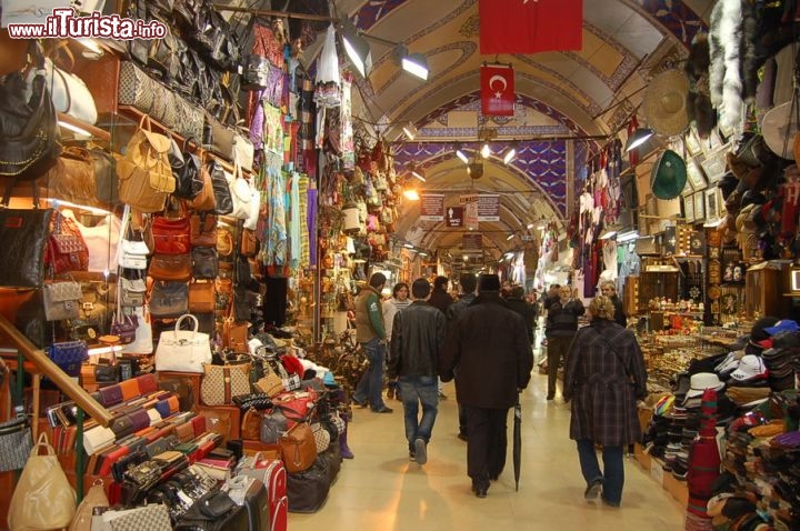 Passeggiando lungo il gran bazar