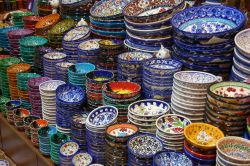 Piatti in ceramica al gran bazar