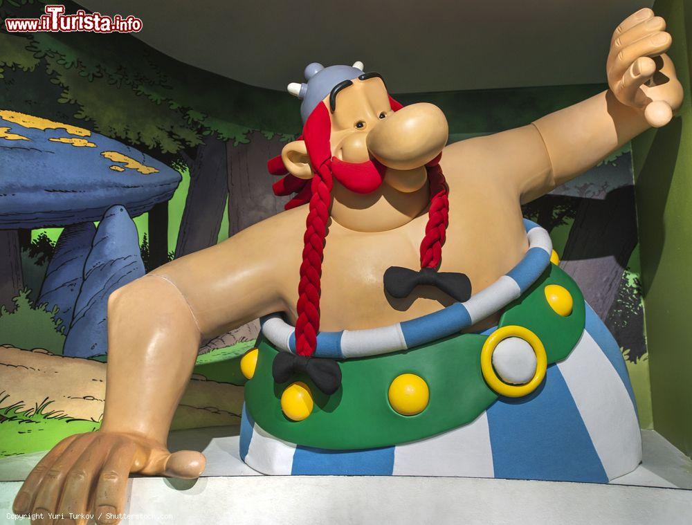 Immagine Obelix al Museo Grevin di Parigi, Francia. E' uno dei personaggi più apprezzati dai bambini in visita al museo delle cere: Obelix, coprotagonista della serie Asterix, è stato creato dal duo francese Goscinny e Uderzo - © Yuri Turkov / Shutterstock.com