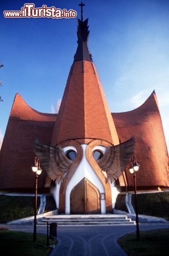 Siofok chiesa di makowecz