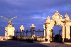 Budapest porta vienna palazzo reale
