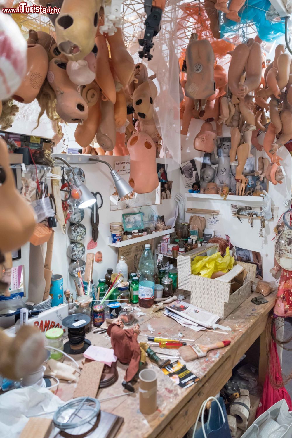 Immagine Officina e laboratorio all'Ospedale delle Bambole di Napoli