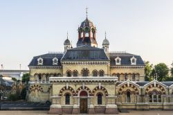 Una veduta di Abbey Mills Pumping Station a Abbey Lane, Londra, Gran Bretagna. Disegnata dagli ingegneri Joseph Bazalgette e Edmund Cooper e dall'architetto Charles Driver, questa costruzione ...